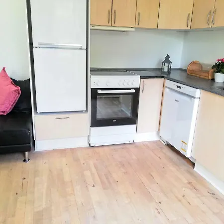 13 Minute Walk To Lego - 50m2 Holiday Apartment