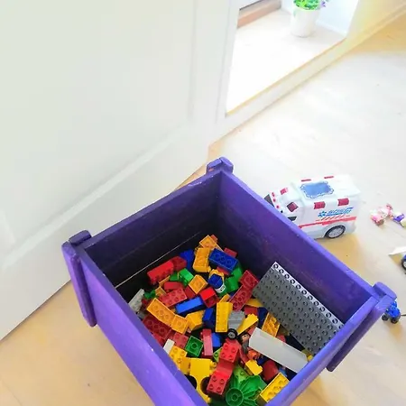 13 Minute Walk To Lego - 50m2 Holiday Apartment